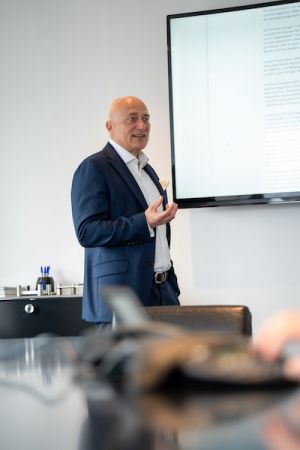Portrait Dr. Jochen Mittag